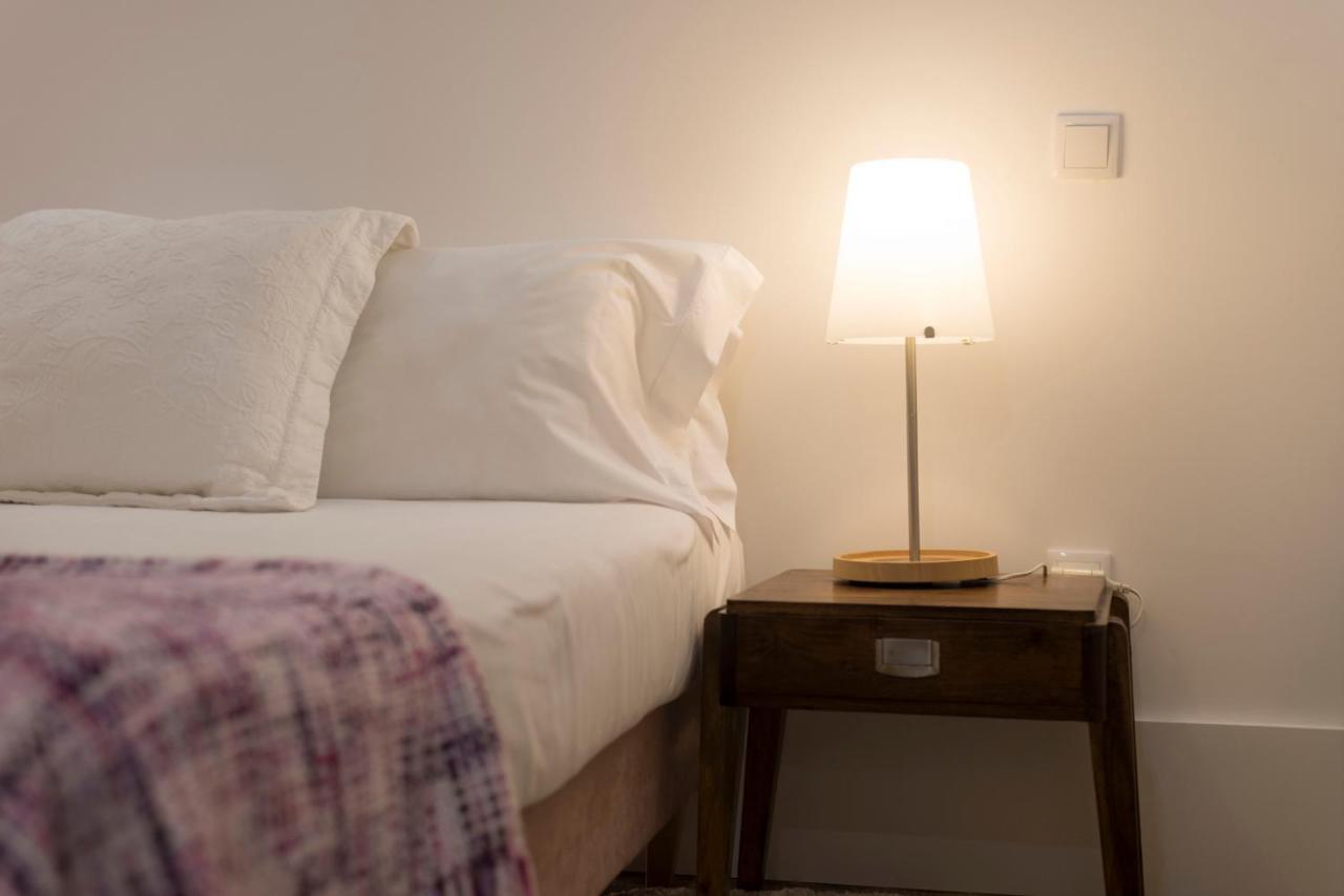 Lovelystay - Cozy Duplex With Patio Right Off Train&Metro Station Porto Eksteriør billede